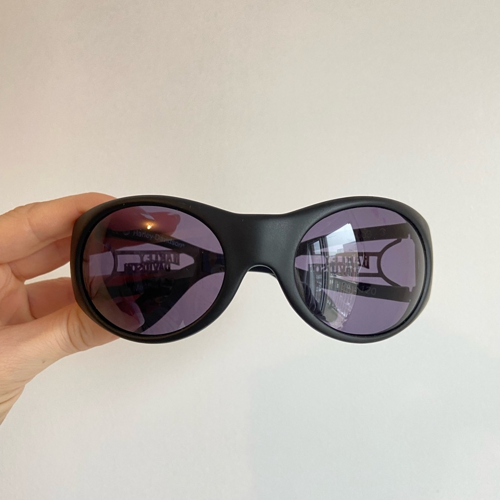 Harley-Davidson Black Frame Sunglasses with Purple Lenses